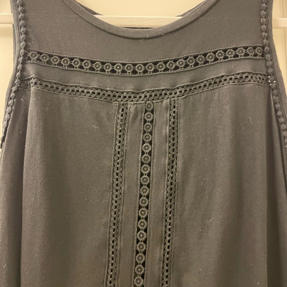 GAP- eyelet detail black tank top. EUC, size L - Picture 3 of 6